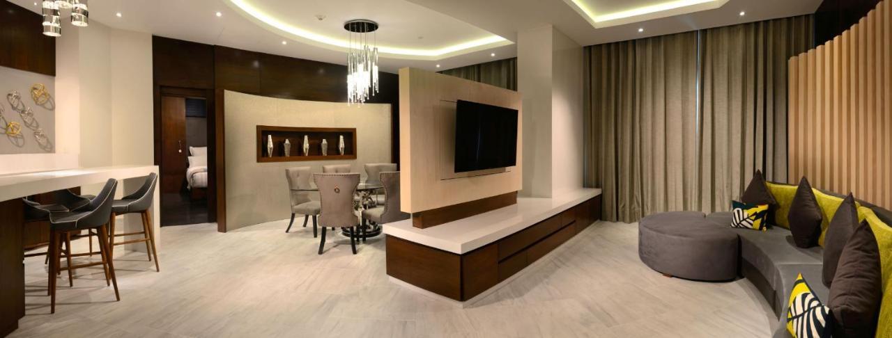 Hs Hotsson Hotel Irapuato Extérieur photo