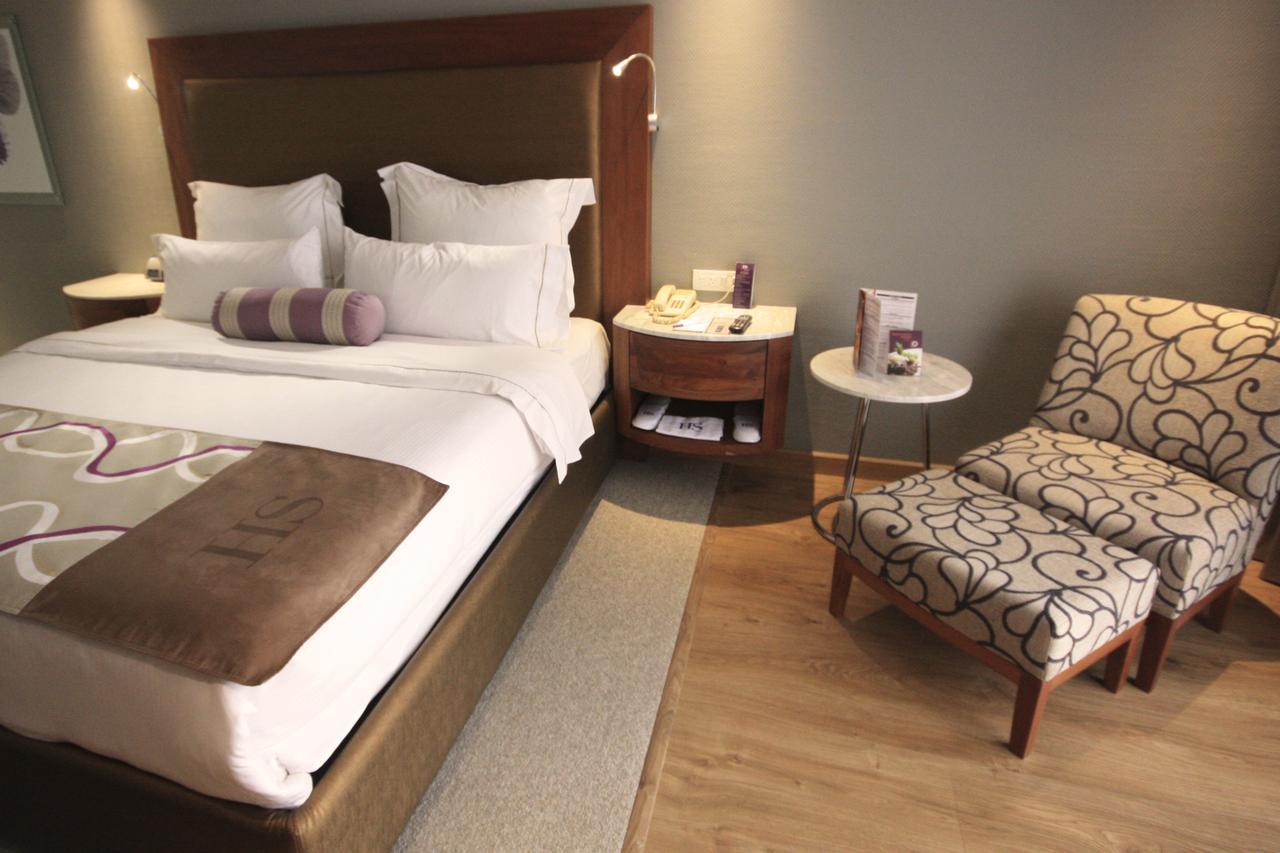Hs Hotsson Hotel Irapuato Extérieur photo