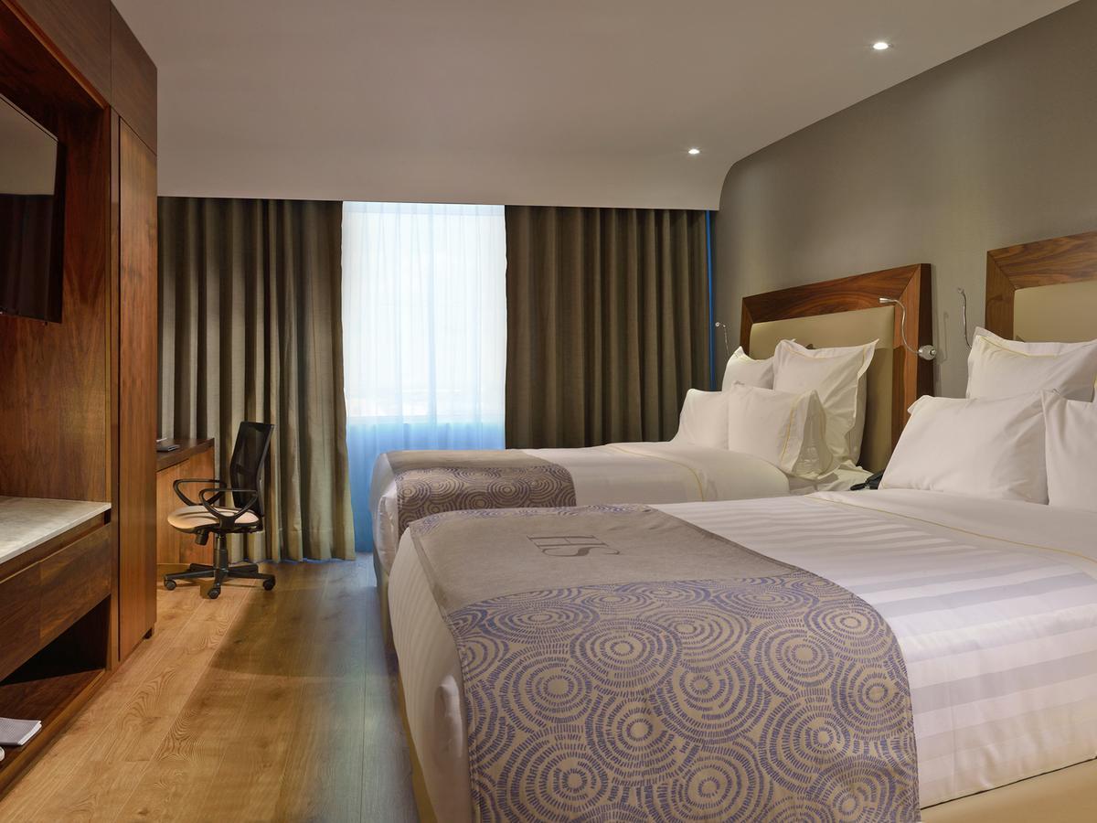 Hs Hotsson Hotel Irapuato Extérieur photo