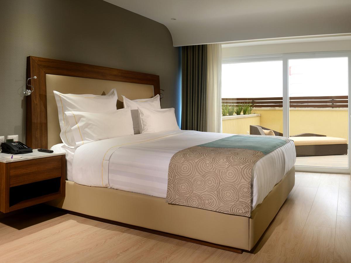 Hs Hotsson Hotel Irapuato Extérieur photo