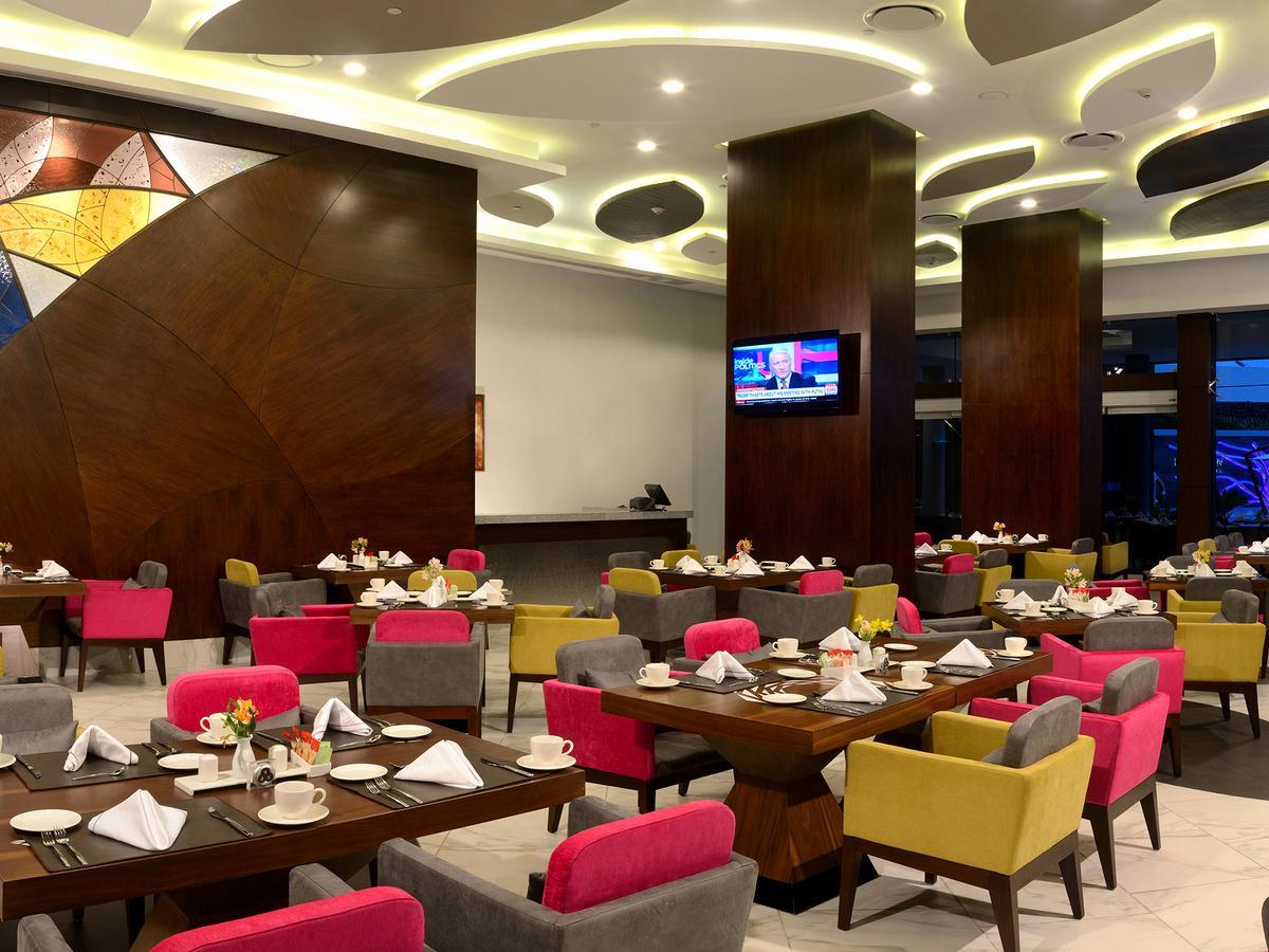 Hs Hotsson Hotel Irapuato Extérieur photo